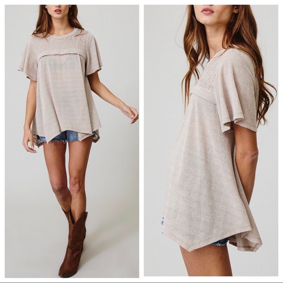 ✨LAST ONE✨Flounce sleeve shark bite hemline tunic top - Picture 6 of 6